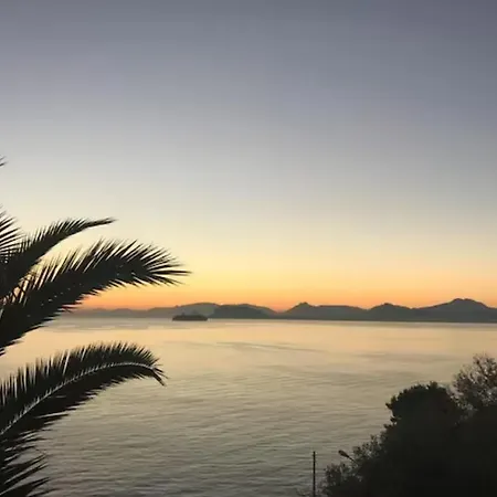 In Con Accesso Al Mare, Vista Mozzafiato *