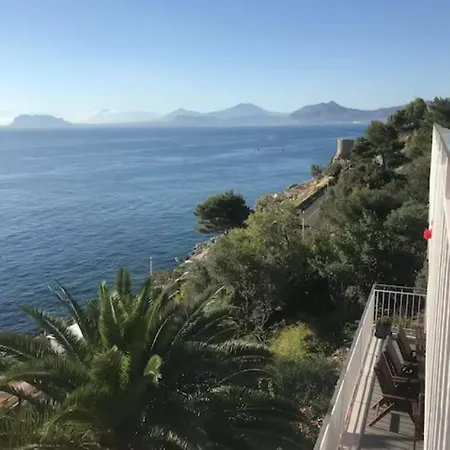 In Con Accesso Al Mare, Vista Mozzafiato Apartman