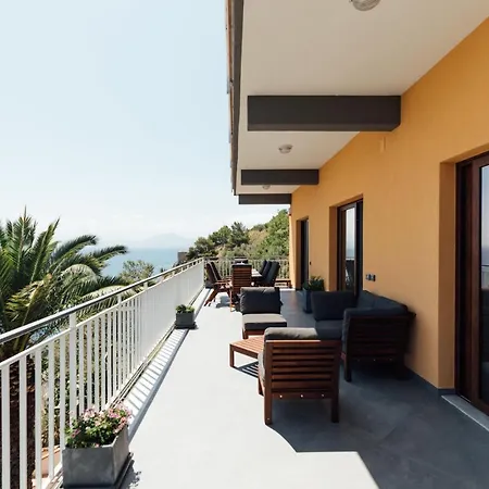 In Con Accesso Al Mare, Vista Mozzafiato Apartment *