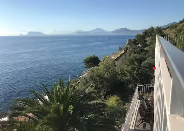 In Con Accesso Al Mare, Vista Mozzafiato Apartment