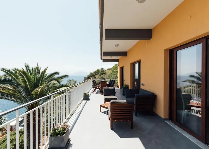 In Con Accesso Al Mare, Vista Mozzafiato Apartment *