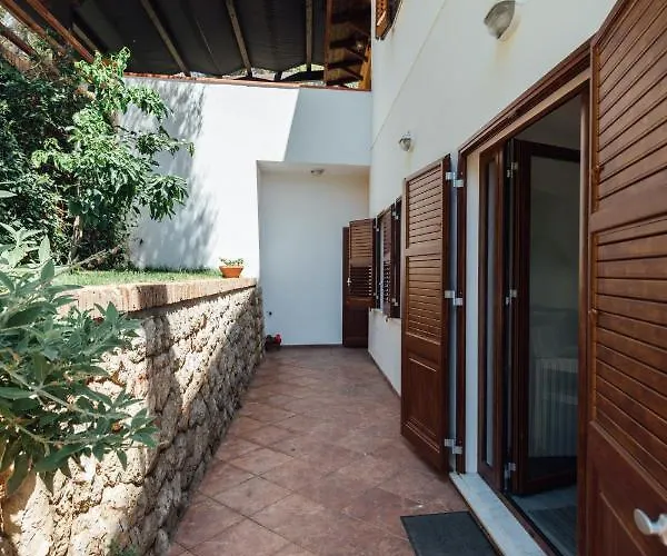 In Con Accesso Al Mare, Vista Mozzafiato Apartment